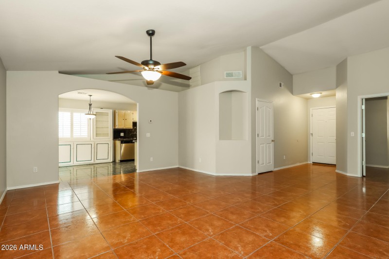 005-photo-living-room-15182431