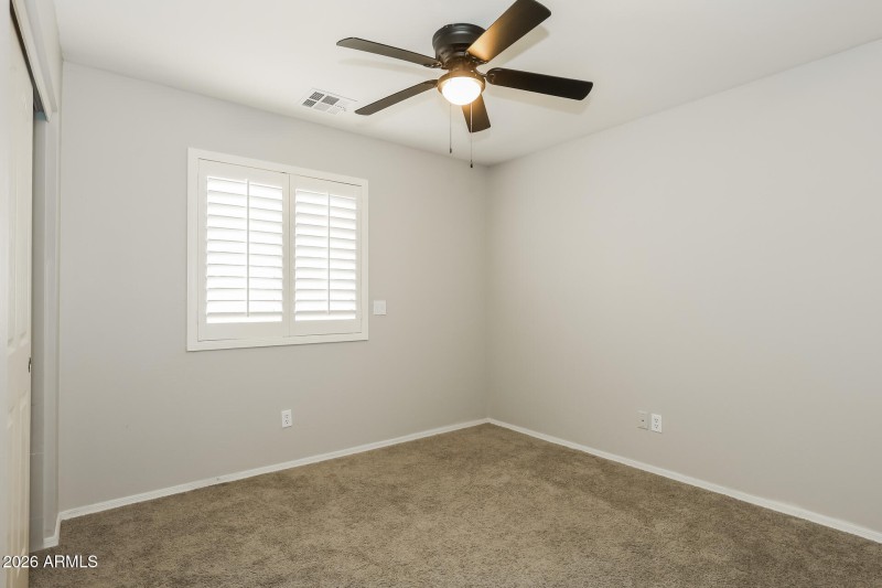 013-photo-bedroom-15182418