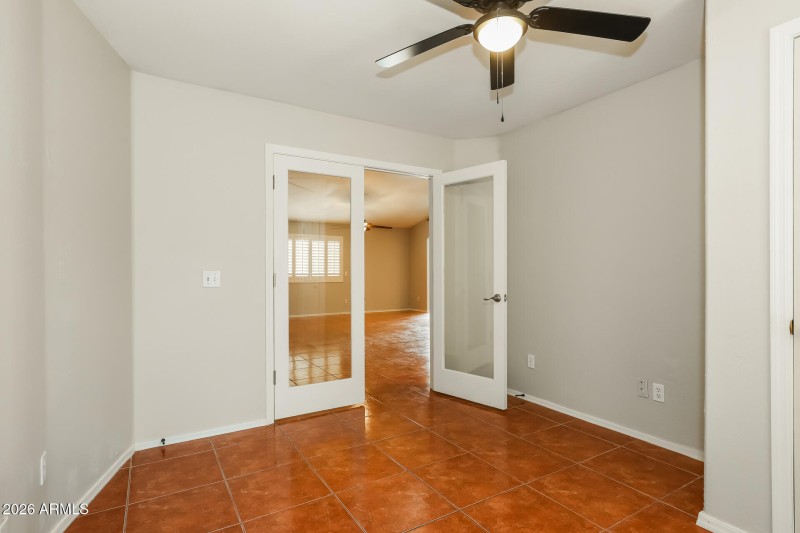 014-photo-bedroom-15182426