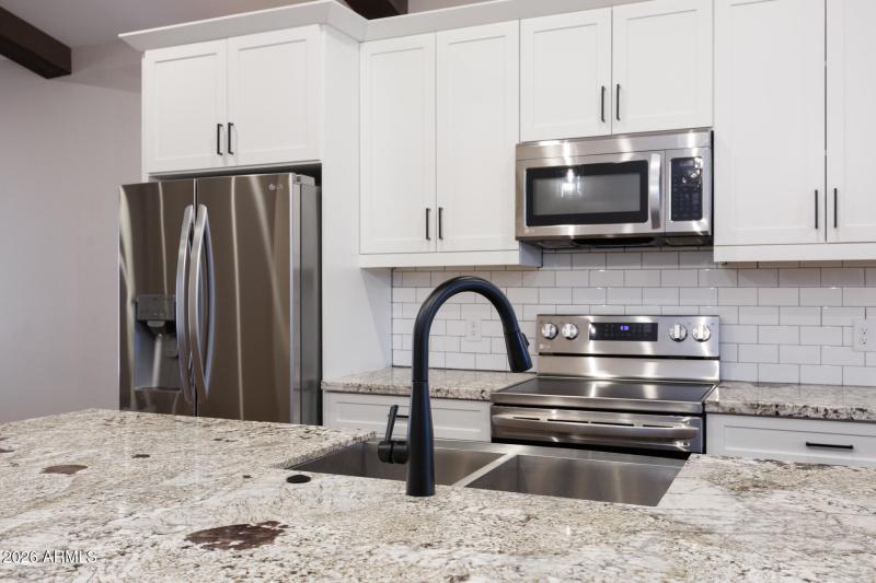 946 E Kortsen Unit 2 - Kitchen 4