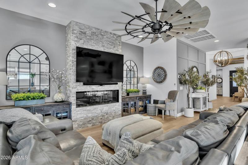 21448 W Hillcrest Blvd-17