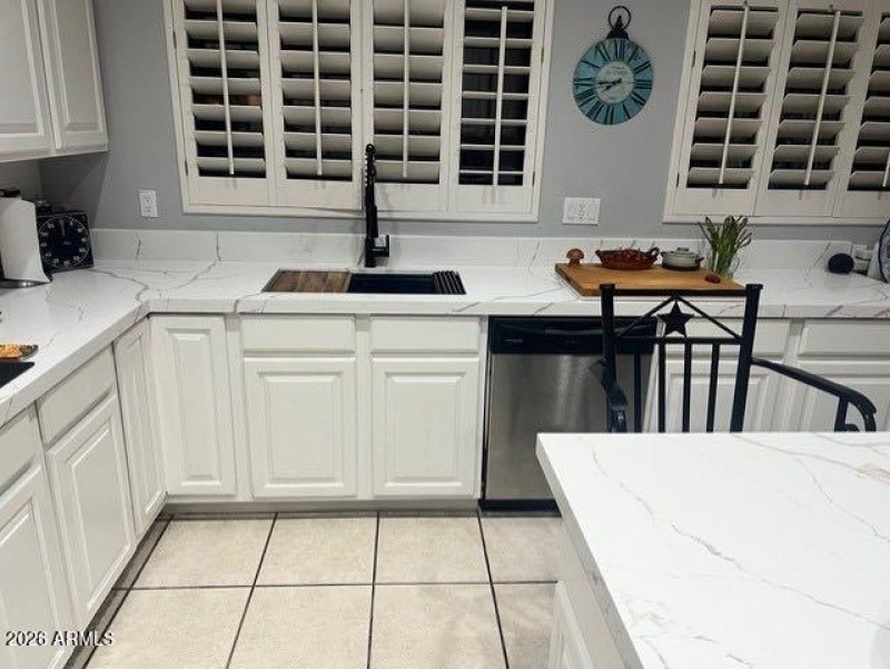 New Kitchen Quartz Counters 4 20712 N 56