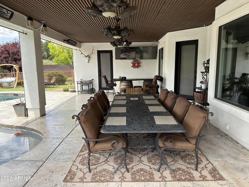 C6D88B5B-0919-4FD2-BC98-FE88035467EC