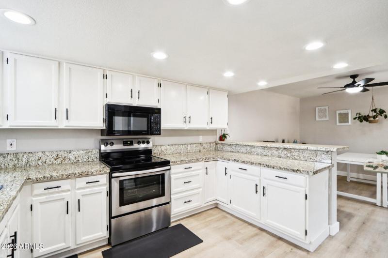 15-web-or-mls-N 6th St-S0303-015