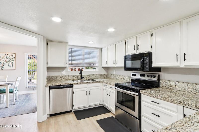 16-web-or-mls-N 6th St-S0303-016