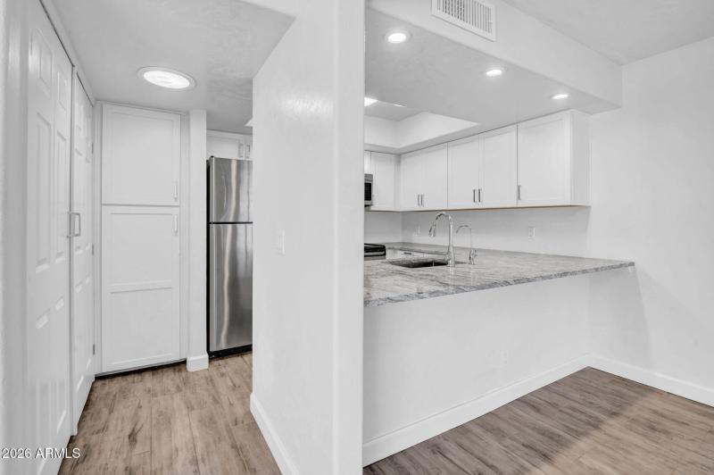 12-web-or-mls-2811 N 61st Pl-12