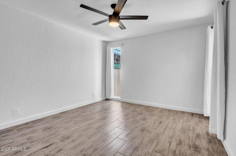 17-web-or-mls-2811 N 61st Pl-17