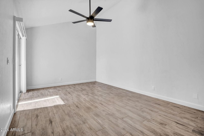 19-web-or-mls-2811 N 61st Pl-19