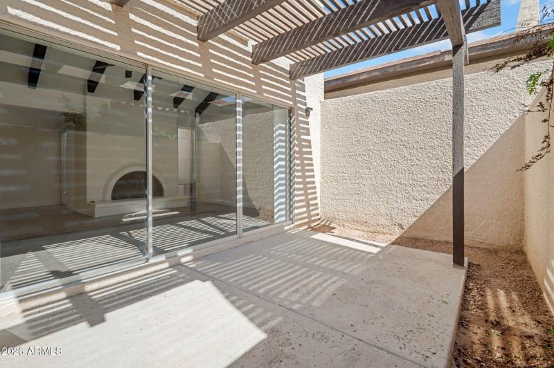 25-web-or-mls-2811 N 61st Pl-25