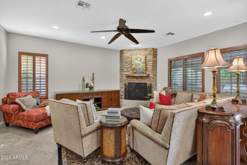 12-web-or-mls-012_A7401673