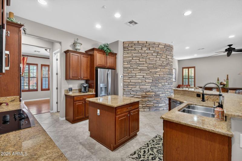 22-web-or-mls-022_A7401633