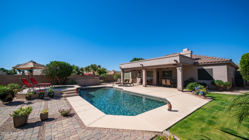 Pool, spa, large, grass area