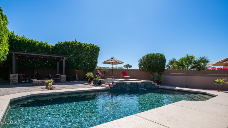 Private huge back yard