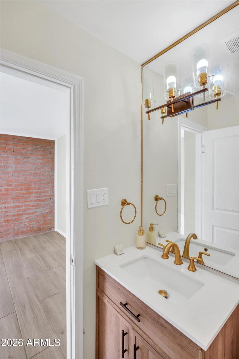 05-3056 N 32nd St 354-5