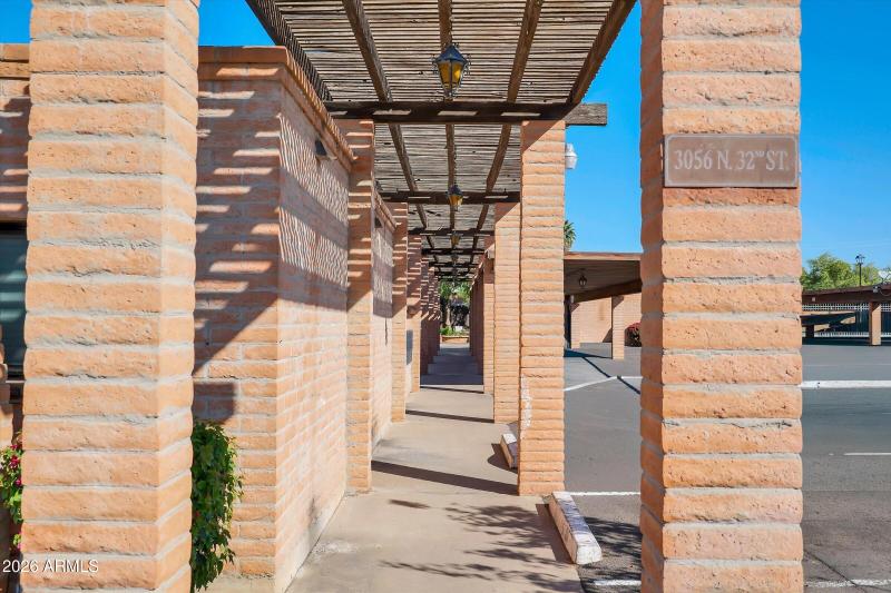 32-3056 N 32nd St 354-32