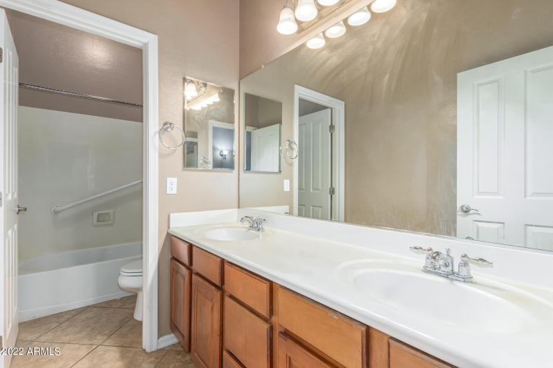 0032-33 - Joslyn 6015