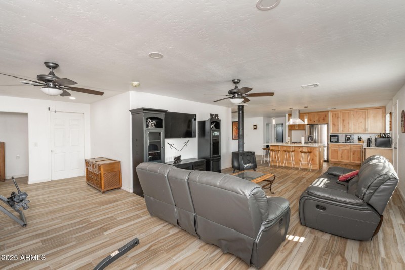 3-web-or-mls-3780-w-northern-ave