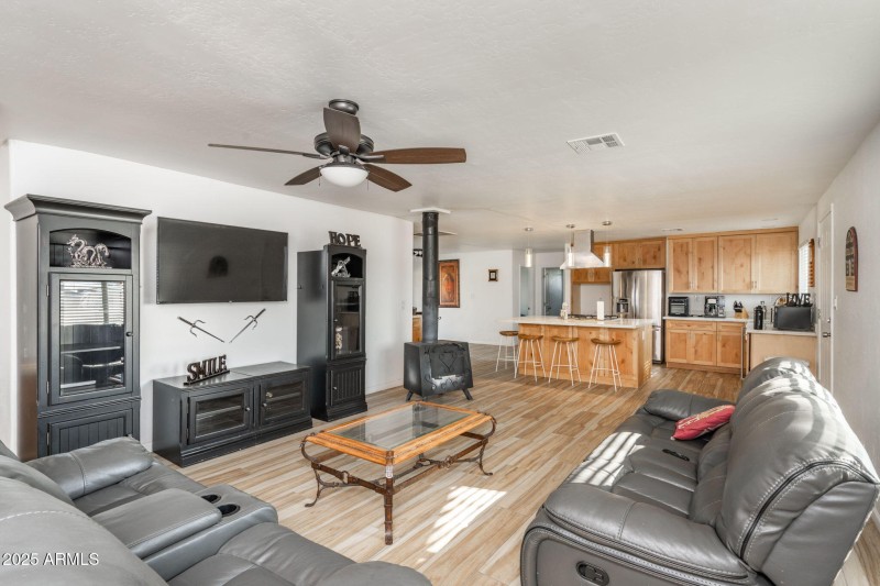 4-web-or-mls-3780-w-northern-ave