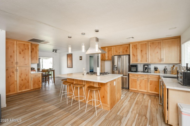 7-web-or-mls-3780-w-northern-ave