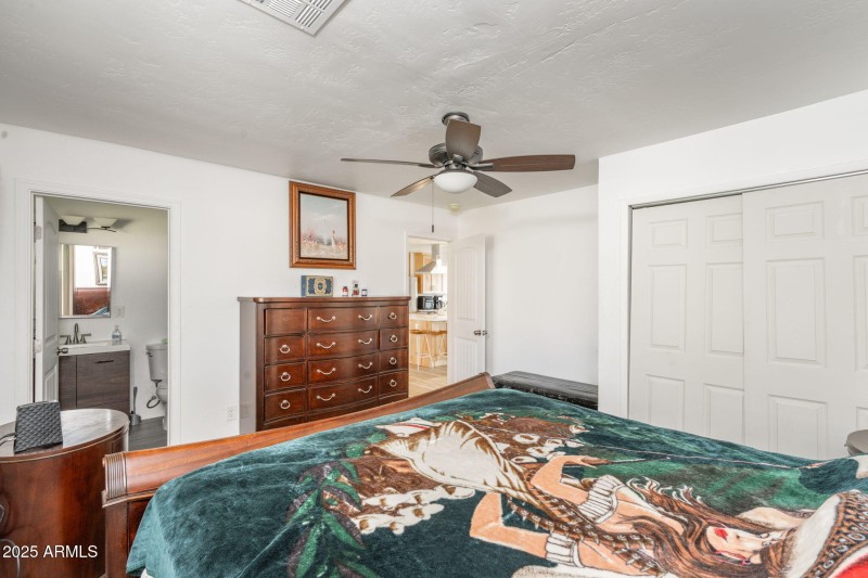 13-web-or-mls-3780-w-northern-ave