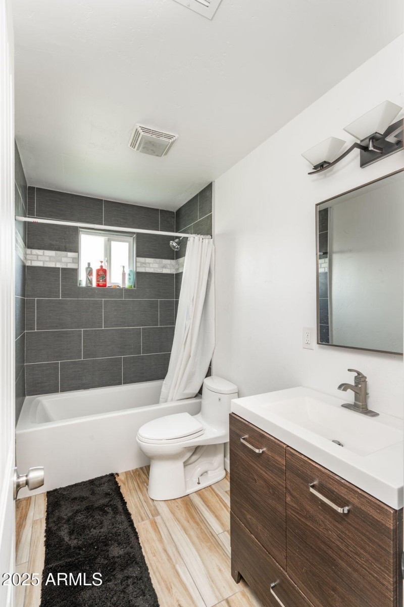 16-web-or-mls-3780-w-northern-ave