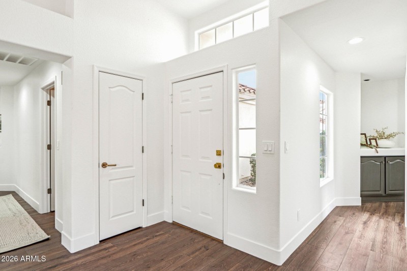 9-web-or-mls-W Peninsula Cir-S0503-007