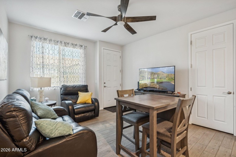 31-web-or-mls-40546-w-little-dr