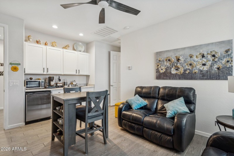 29-web-or-mls-40546-w-little-dr