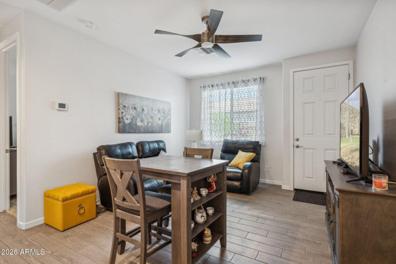 28-web-or-mls-40546-w-little-dr