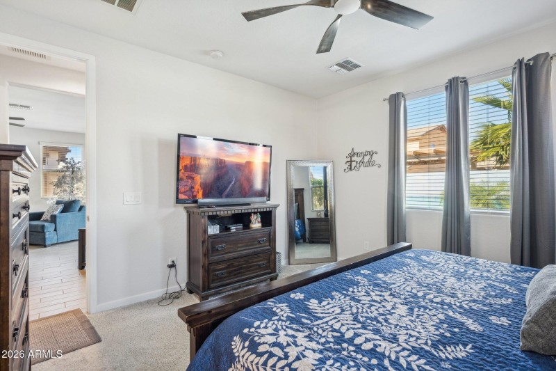 17-web-or-mls-40546-w-little-dr