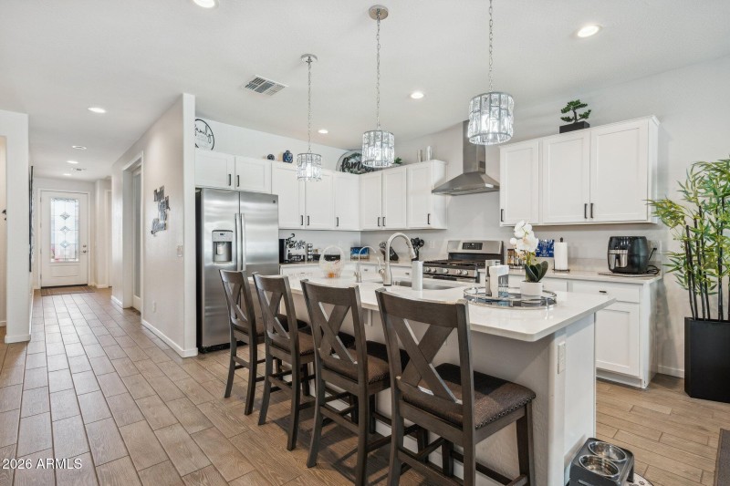 12-web-or-mls-40546-w-little-dr