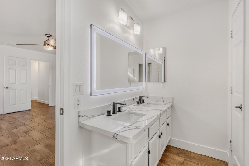 Primary Bathroom (2)