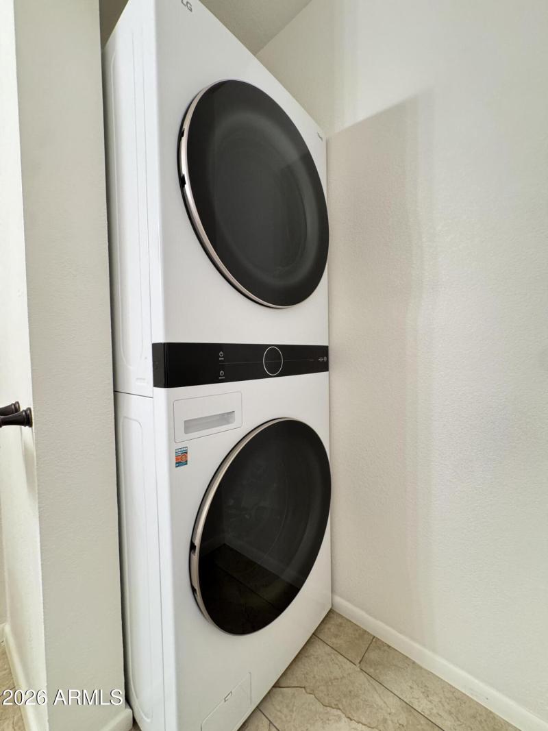 Laundry with LG Workstation