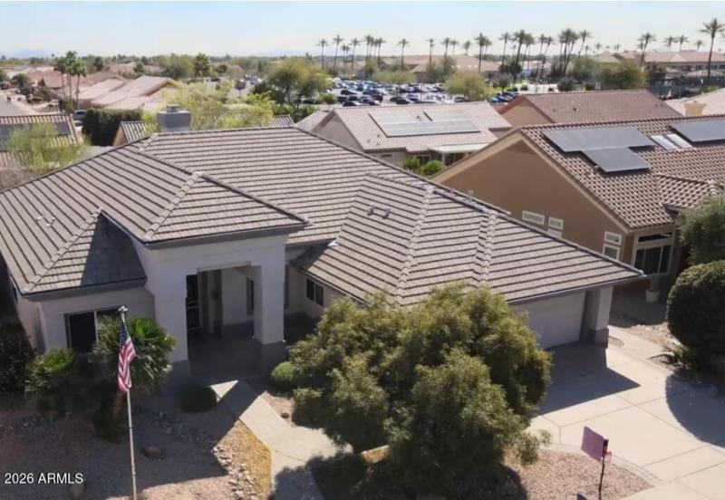 Palm ridge Rec Center 1.5 blocks away