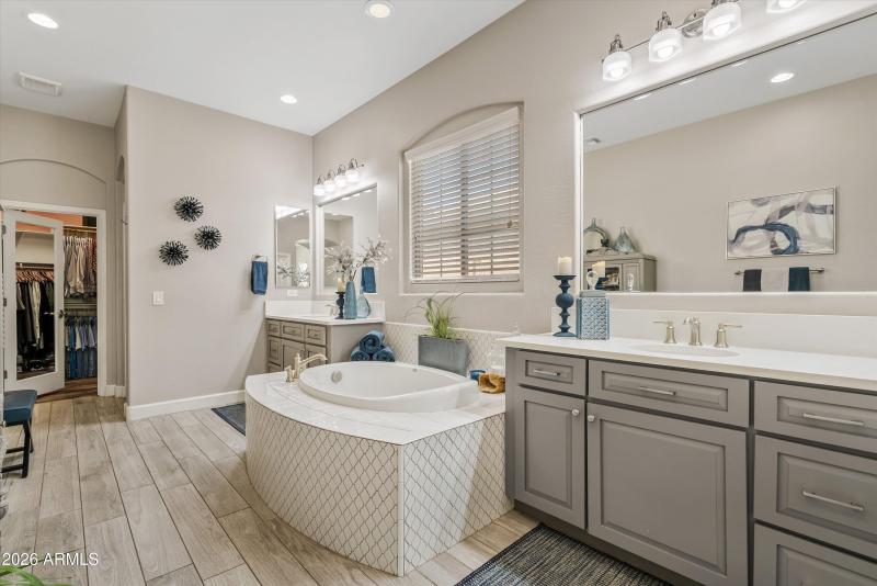 Primary suite bath