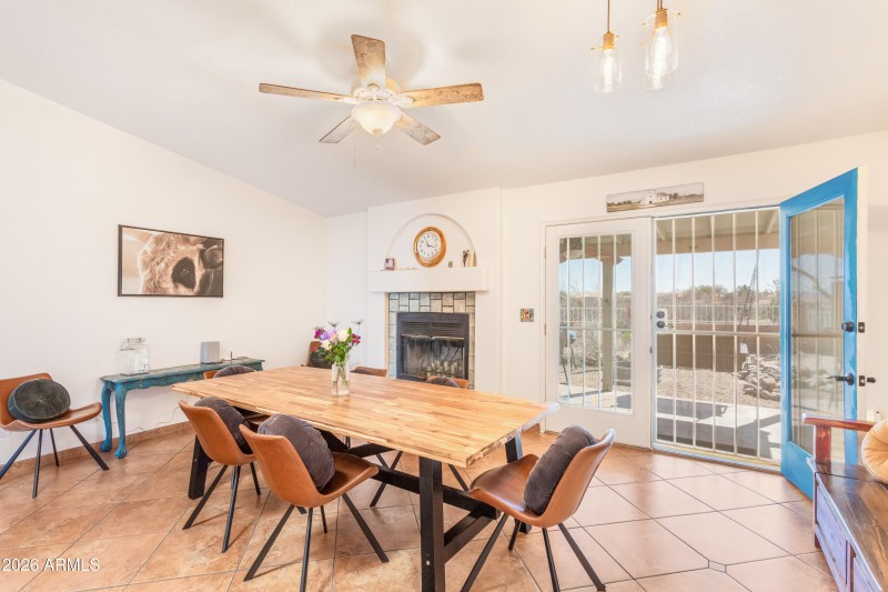 Dining Room/Fireplace