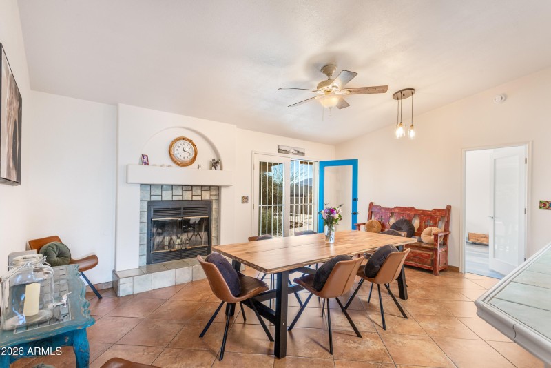 Dining Room/Fireplace 3
