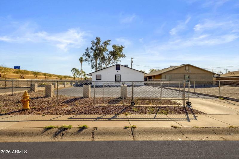 5-web-or-mls-1121-north-25th-pl-unit-1