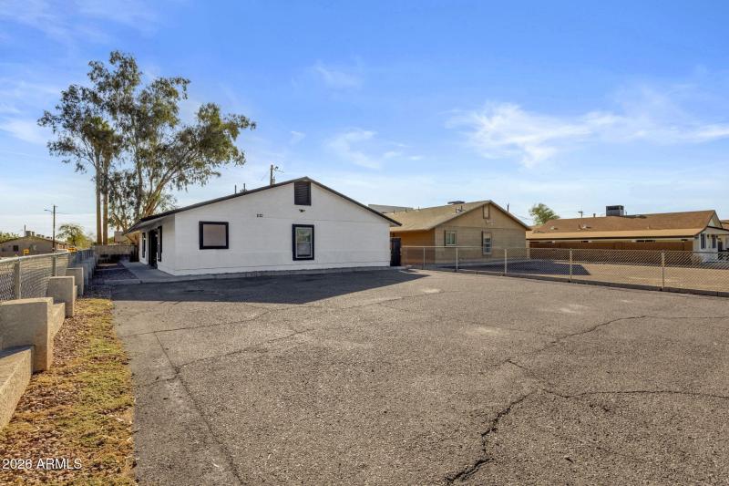 6-web-or-mls-1121-north-25th-pl-unit-1