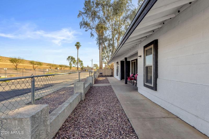 9-web-or-mls-1121-north-25th-pl-unit-1