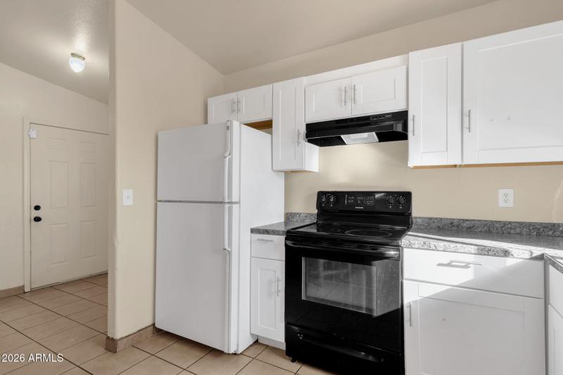 18-web-or-mls-1121-north-25th-pl-unit-1