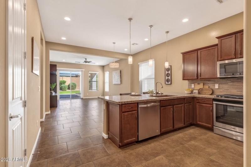 18_20556_W_Point_Ridge18_mls