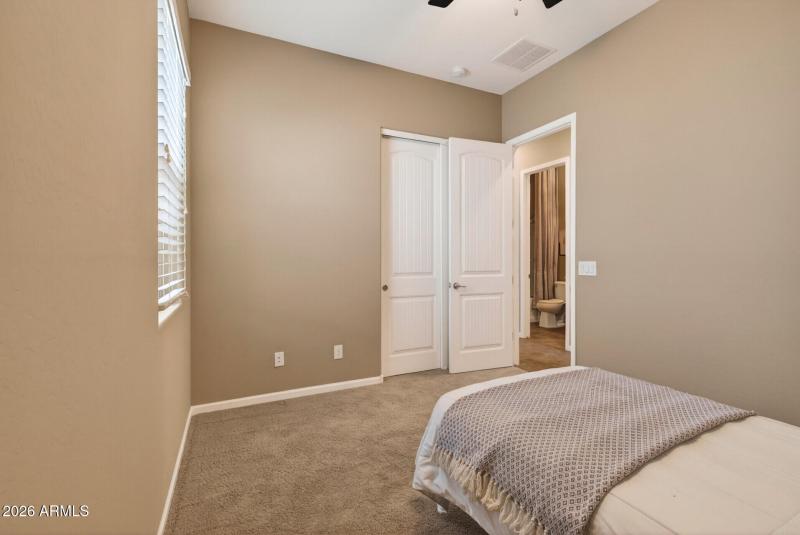 42_20556_W_Point_Ridge42_mls