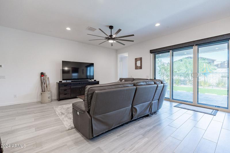 25-web-or-mls-Caballo-25