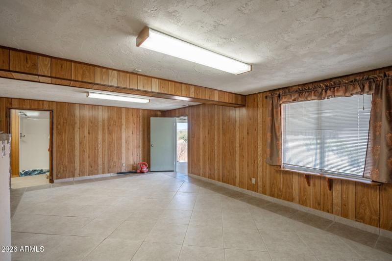 48-web-or-mls-1804-reading-ln