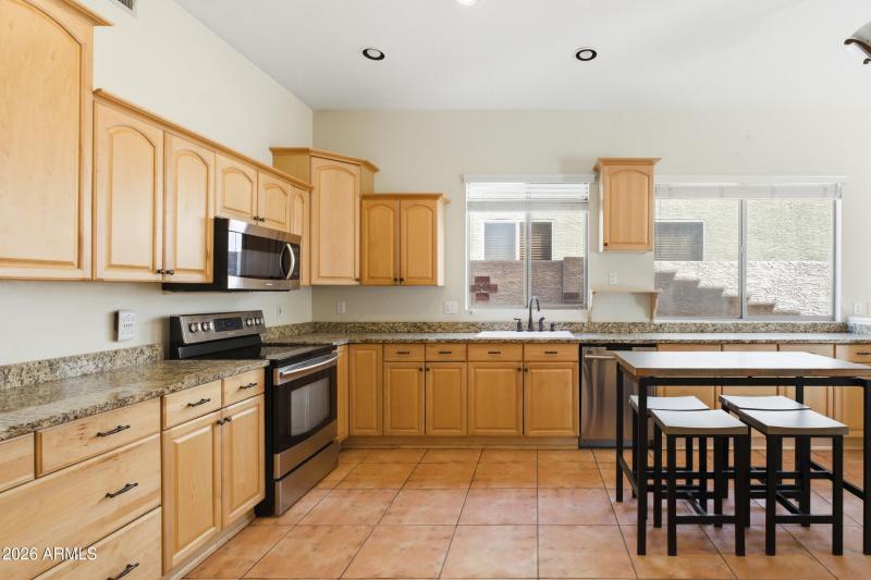 13_1645 e orangewood st-13