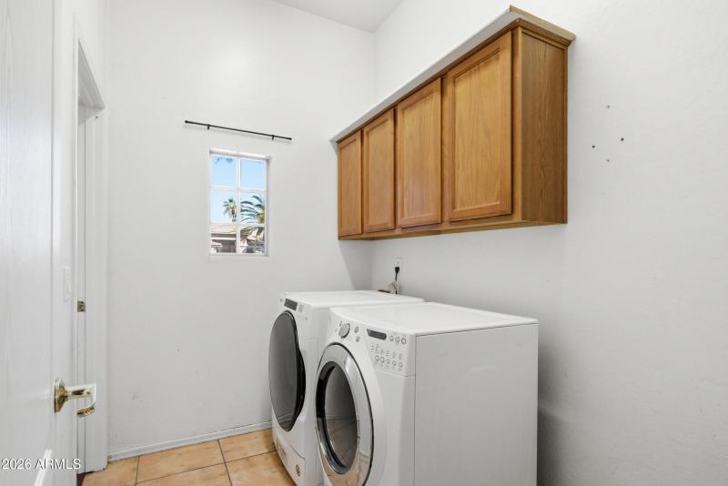 30_1645 e orangewood st-30