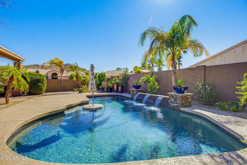 Lush Backyard Retreat!