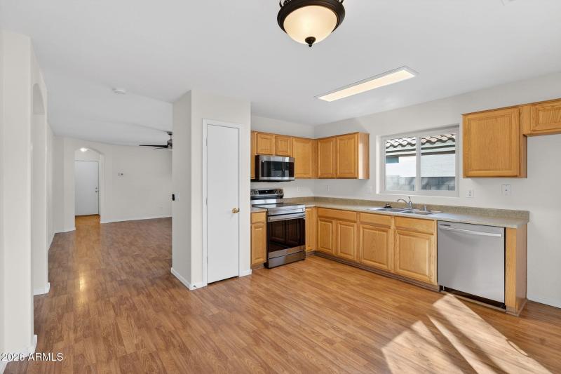 9-web-or-mls-33W Silver Creek Ln