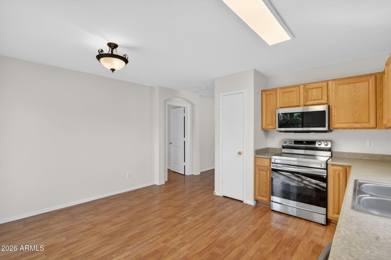 11-web-or-mls-35W Silver Creek Ln